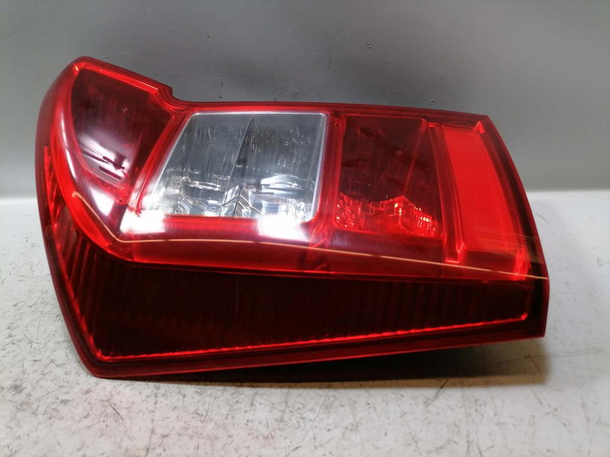 Kia Carens 3 original R&uuml;cklicht R&uuml;ckleuchte Schlussleuchte links Bj.2007